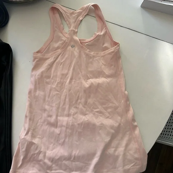 Lululemon top size 4 - Picture 2 of 2